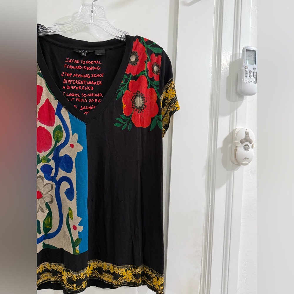 Desigual black short sleeve v neck w/ many patterns (fits like a large) - Picture 8 of 16